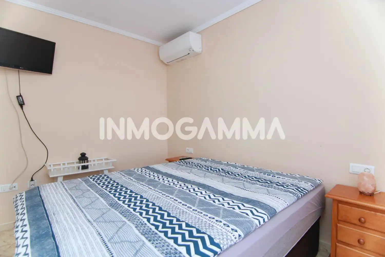 Schlafzimmer von Maisonette zum Verkauf in Cullera mit Klimaanlage, Abstellraum und Balkon