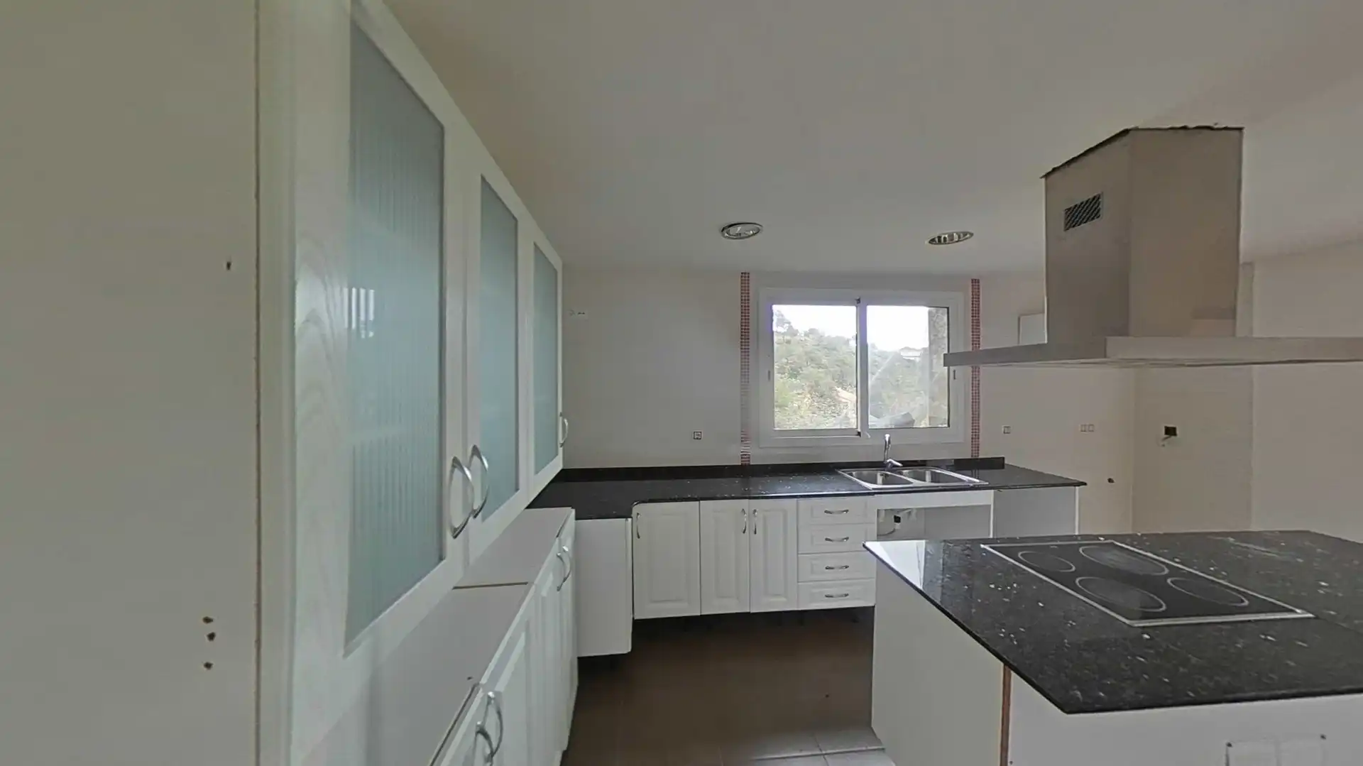 Küche von Haus oder Chalet zum Verkauf in Cubelles mit Privatgarten und Abstellraum