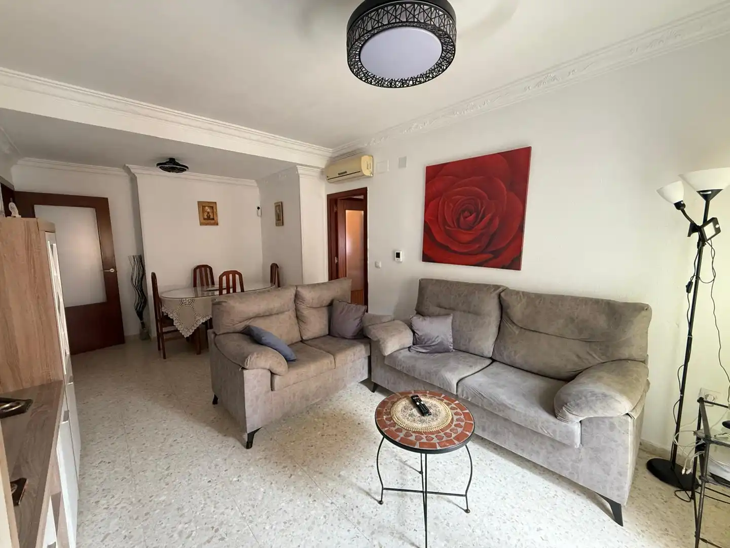 Sala d'estar de Pis en venda en Dos Hermanas amb Aire condicionat, Traster i Moblat