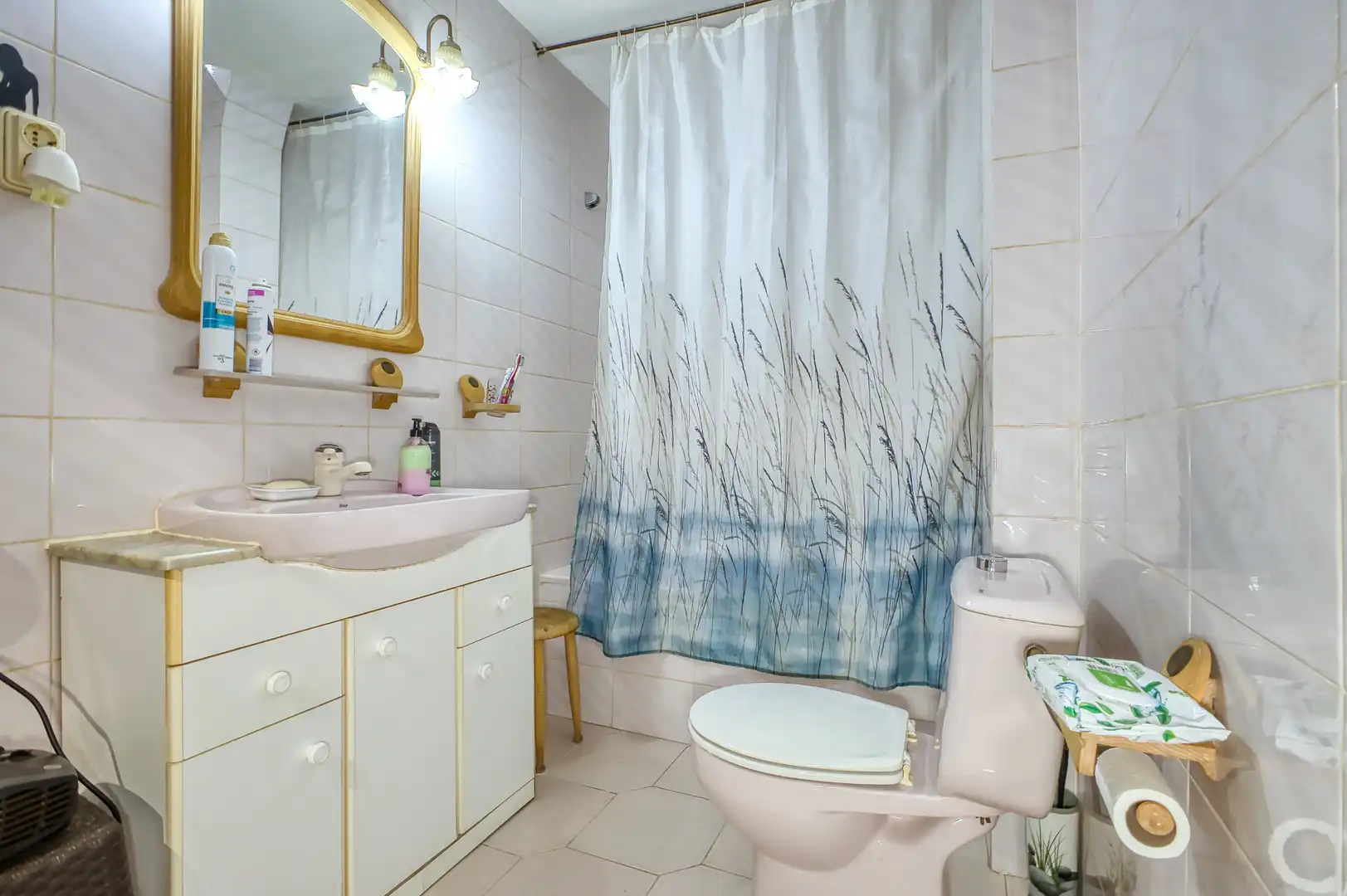 Bathroom of Flat for sale in Jijona / Xixona  with Storage room, Furnished and Oven