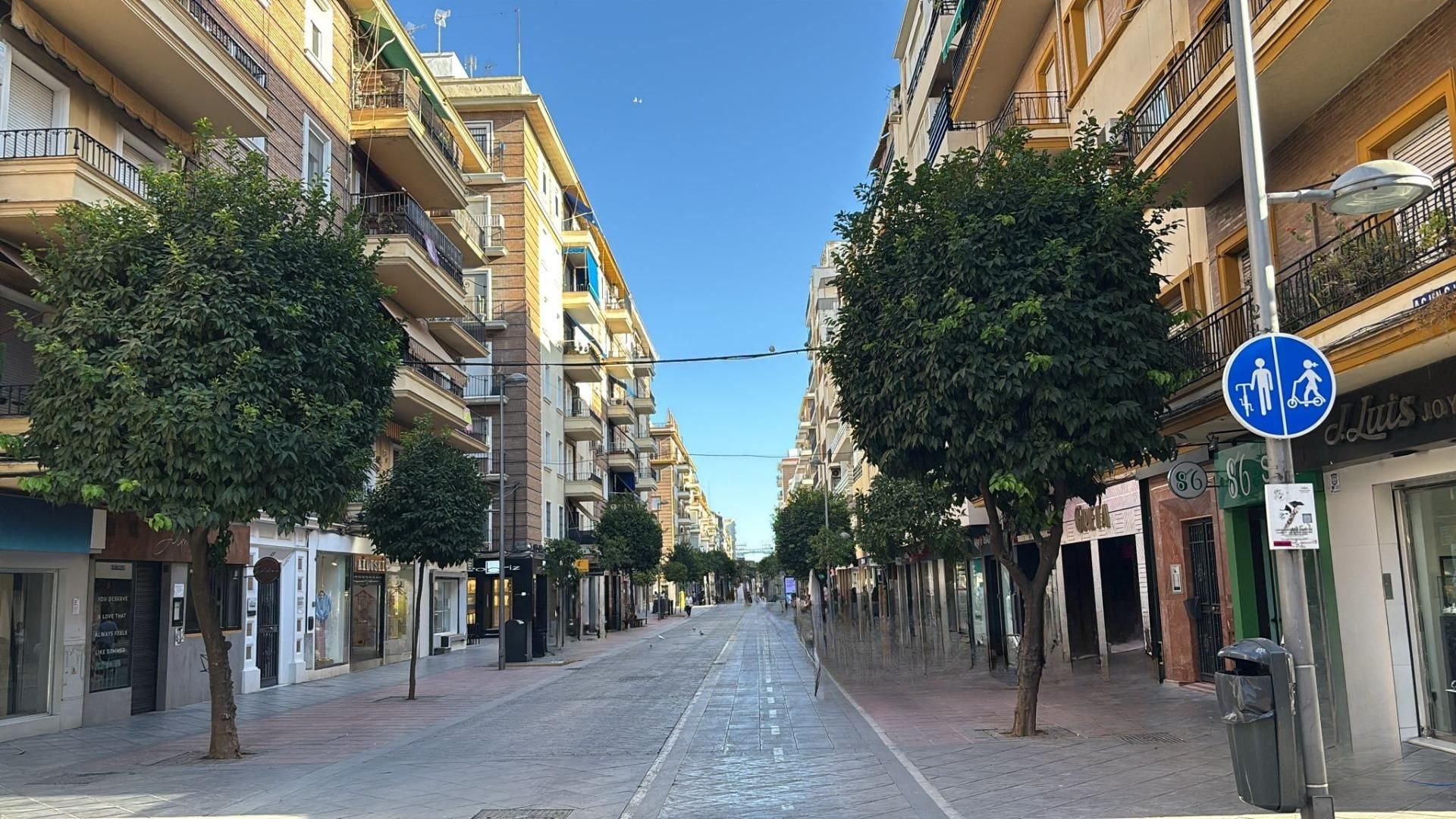 Vista exterior de Pis en venda en  Sevilla Capital amb Aire condicionat, Traster i Balcó