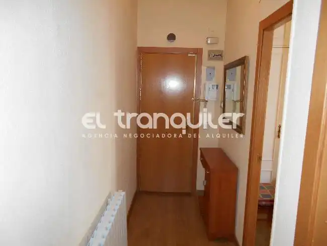 Penthouse with lift to rent in Calle Torres Miranda, imagen 3