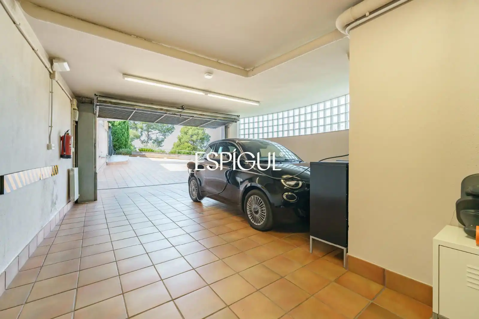 Parking de Casa o chalet en venta en Molins de Rei con Aire acondicionado, Calefacción y Jardín privado