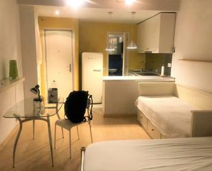 Dormitori de Apartament en venda en  Barcelona Capital amb Aire condicionat i Terrassa