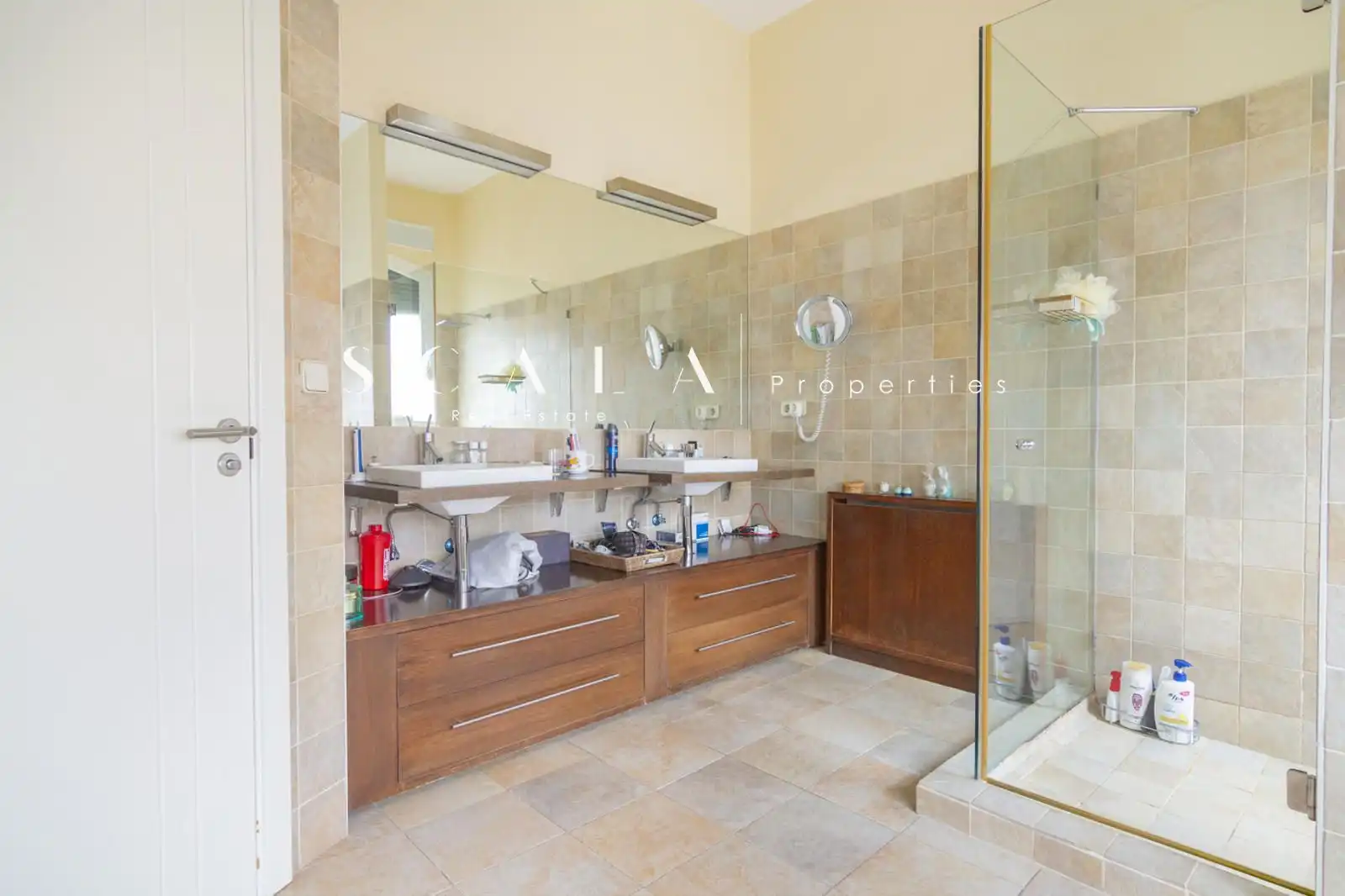 Houses for rent in SAXIFRAGA, Castilla