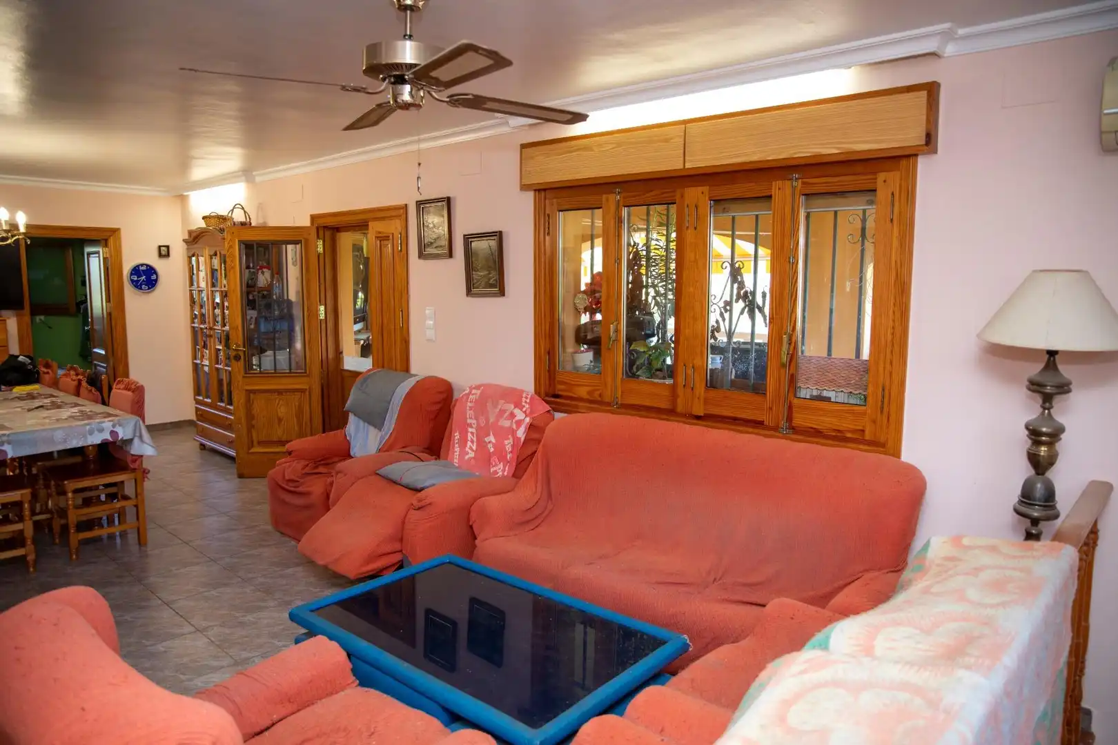 Sala d'estar de Casa o xalet en venda en Almudaina amb Aire condicionat, Piscina i Moblat