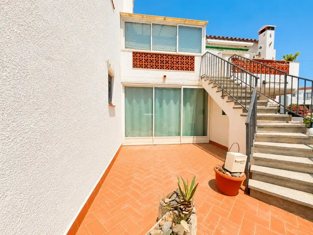Vista exterior de Apartament en venda en Roses