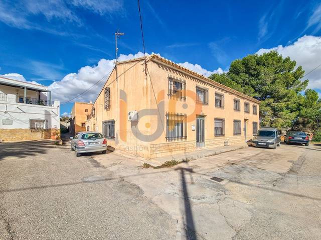Casa-chalet en Venta en Pintor Gines Parra en Zurgena