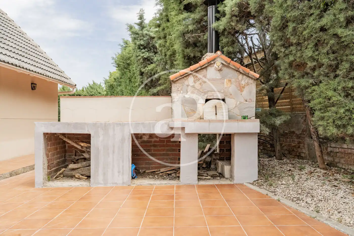Terrassa de Casa o xalet en venda en Boadilla del Monte amb Calefacció, Jardí privat i Traster