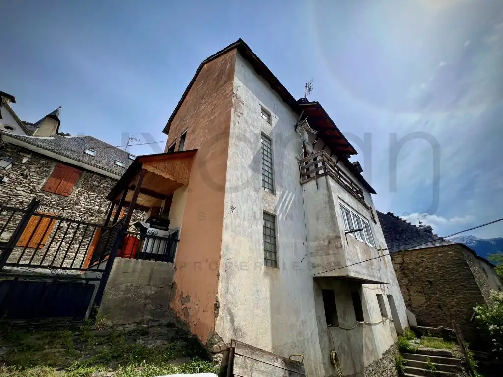 Vista exterior de Casa o xalet en venda en Vielha e Mijaran amb Balcó