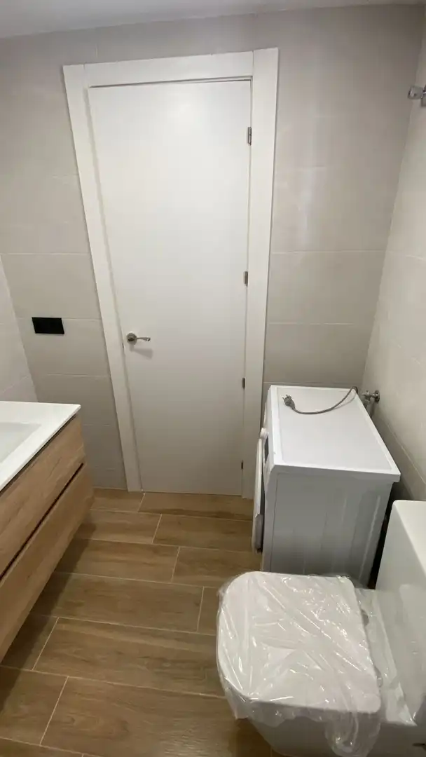 Badezimmer von Wohnungen zum Verkauf in Benalmádena mit Klimaanlage, Heizung und Terrasse
