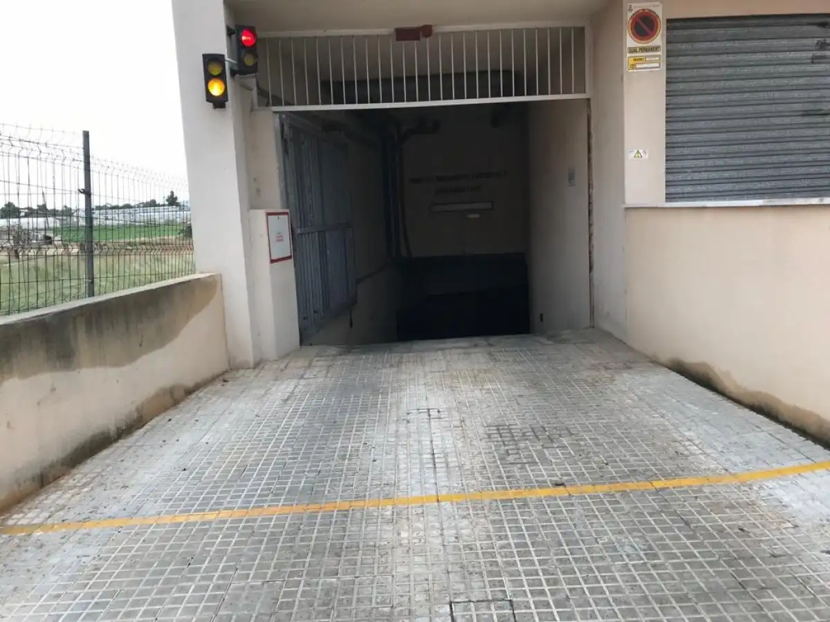 Garaje de alquiler en Avenida DEL CID, Son Ferriol