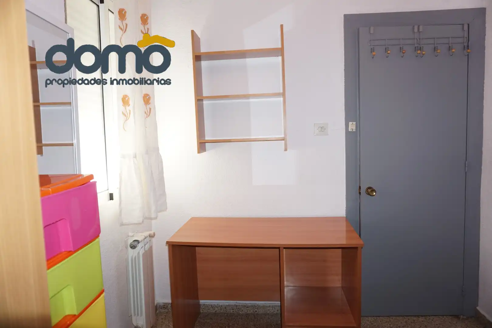 Habitación de Piso en venta en Granada con Calefacción, Amueblado y Horno