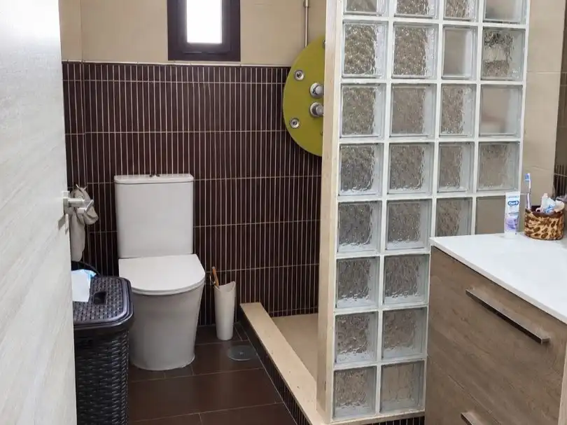 Baño de Piso en venta en Alcalá de Guadaira con Balcón