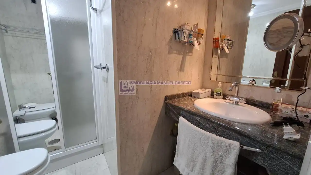 Baño de Piso en venta en Cáceres con Calefacción y Terraza