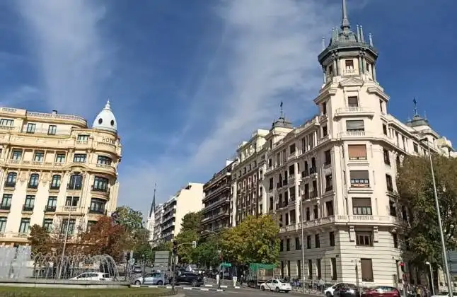 Vista exterior de Edificio en venta en Madrid
