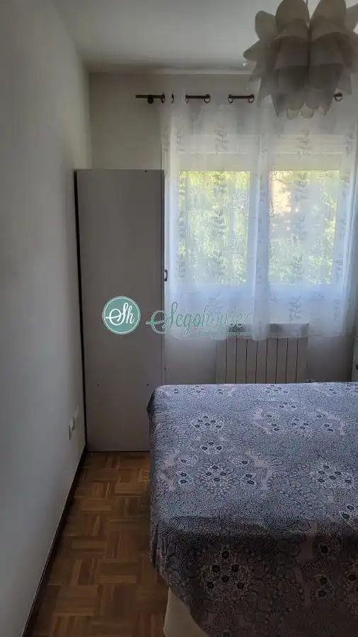 Habitación de Apartamento en venta en Palazuelos de Eresma con Calefacción y Trastero