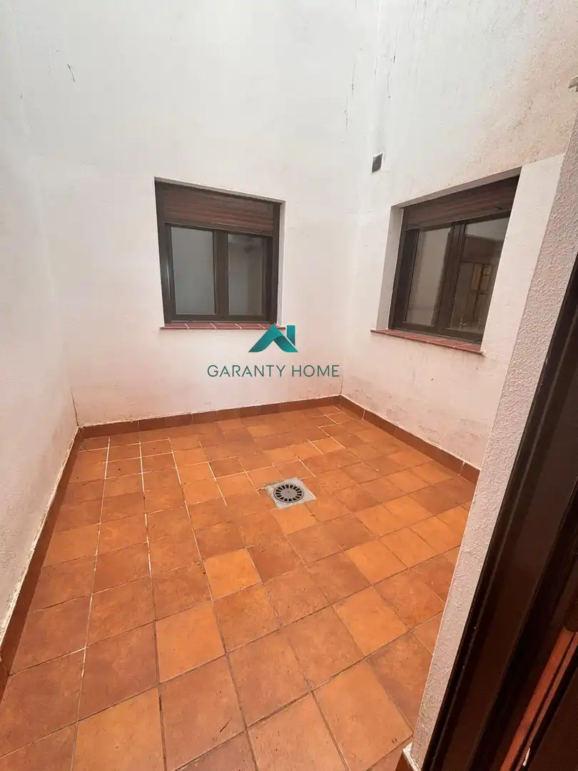 Planta baja en venta en Toledo con Calefacción