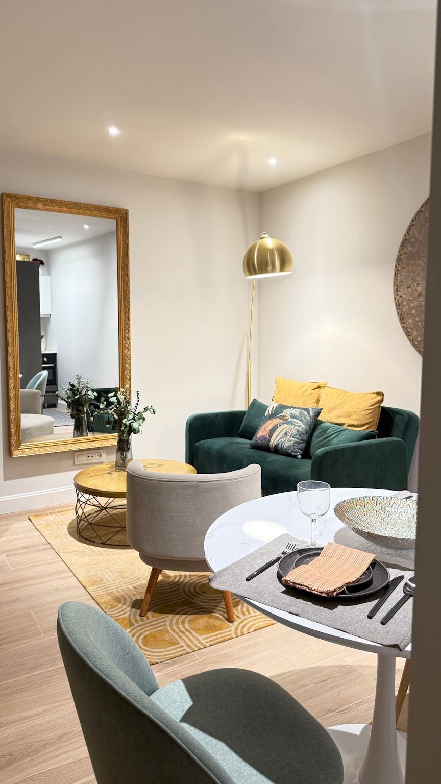 Sala de estar de Piso de alquiler en  Madrid Capital con Aire acondicionado, Calefacción y Jardín privado