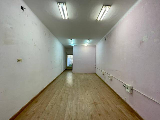 Local comercial en Alquiler en de l'Església en Olesa de Montserrat