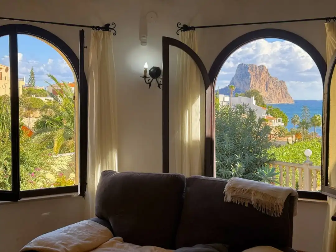 Wohnzimmer von Haus oder Chalet zum Verkauf in Calpe / Calp mit Klimaanlage, Heizung und Privatgarten