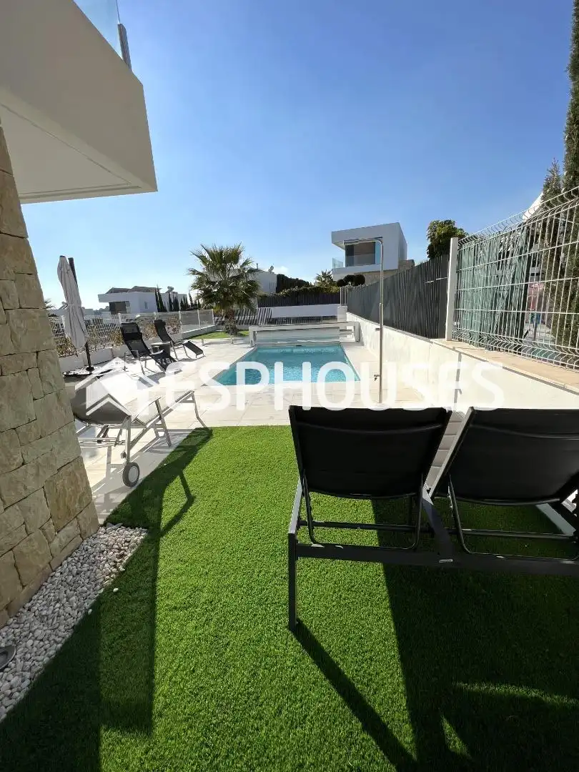 Piscina de Casa adosada en venta en Finestrat con Aire acondicionado, Terraza y Piscina