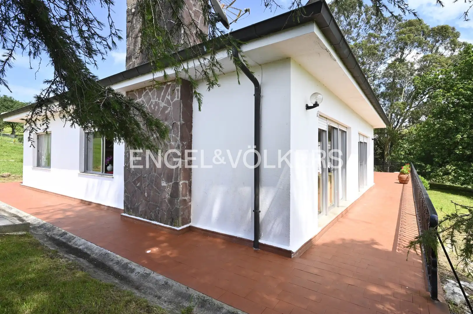 Casa o chalet en venta en DS VILLAPRESENTE-D 163(C) Polígono 4 - LADREA, Reocín