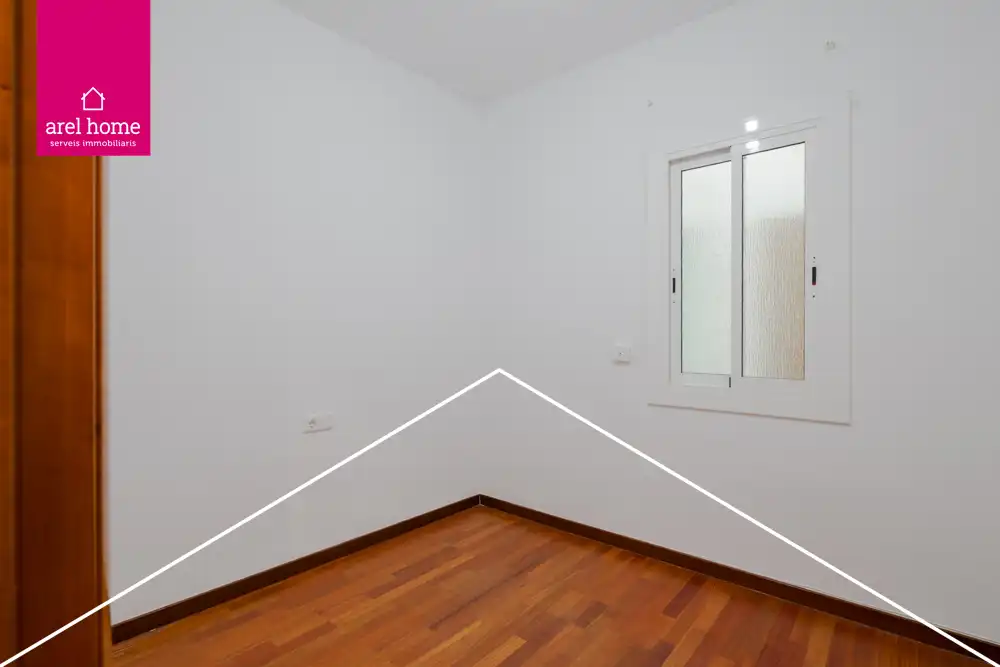 Habitación de Piso en venta en Esplugues de Llobregat con Calefacción, Parquet y Balcón