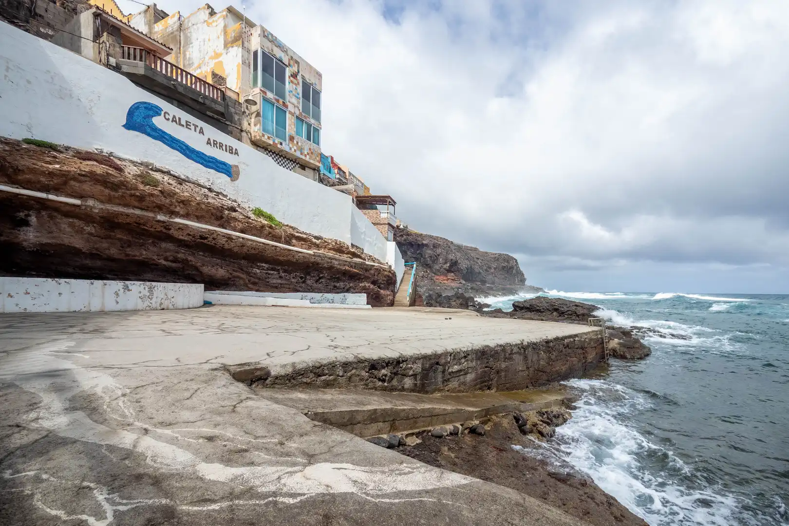 Vista exterior de Casa o xalet en venda en Santa María de Guía de Gran Canaria amb Terrassa, Moblat i Balcó