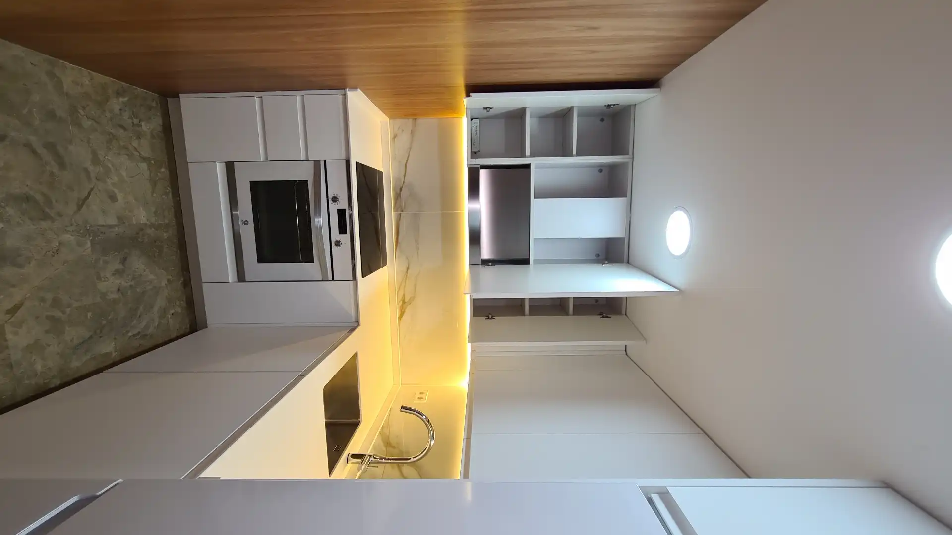 Cuina de Apartament de lloguer en Madrid amb Aire condicionat, Calefacció i Moblat