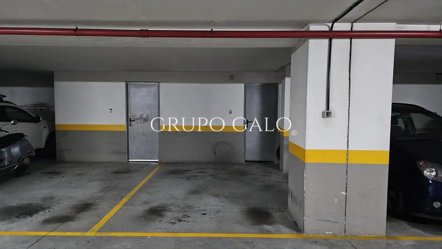 Parking de Dúplex de alquiler en Vigo  con Calefacción, Parquet y Terraza
