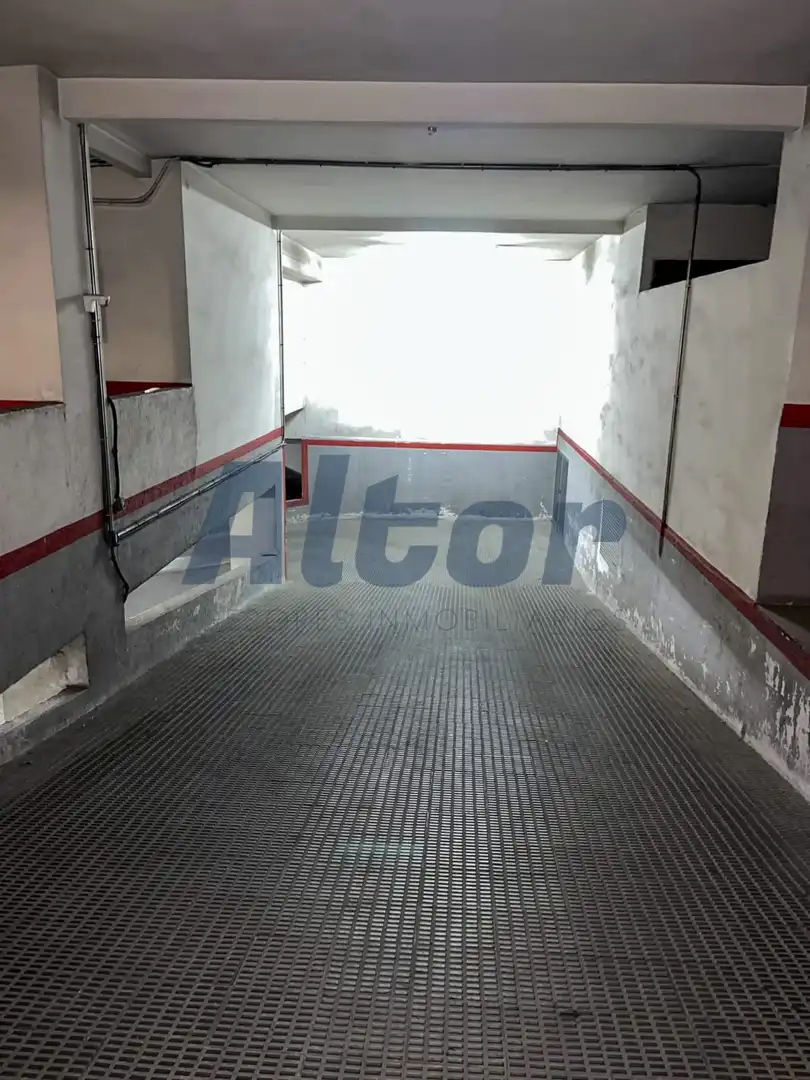 Garage for sale in SATURNINO CALLEJA, Ciudad Jardín