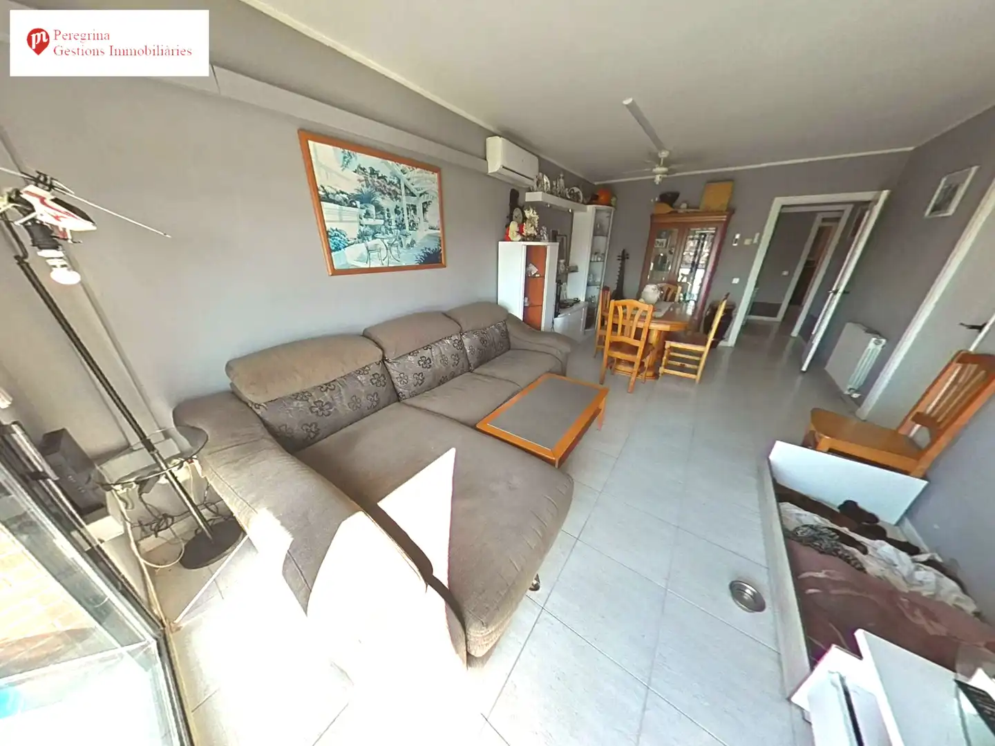 Sala d'estar de Pis en venda en Santa Coloma de Gramenet amb Aire condicionat, Calefacció i Forn