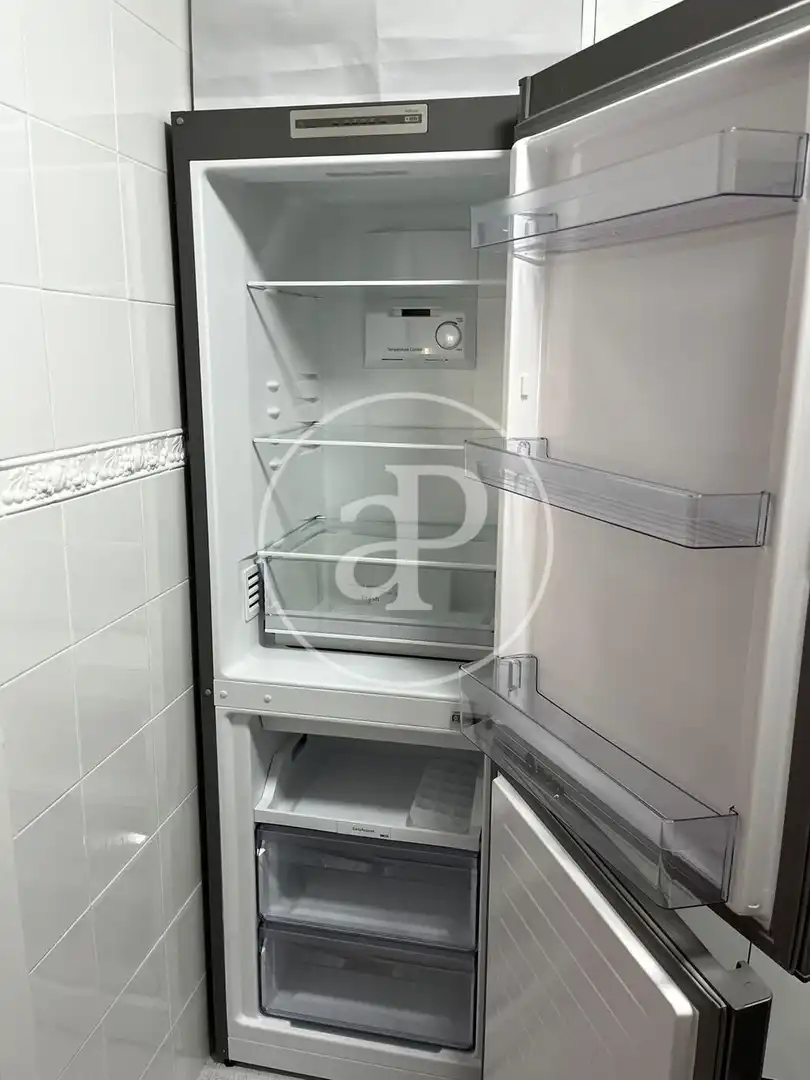 Cuina de Pis de lloguer en Elche / Elx amb Aire condicionat, Calefacció i Moblat