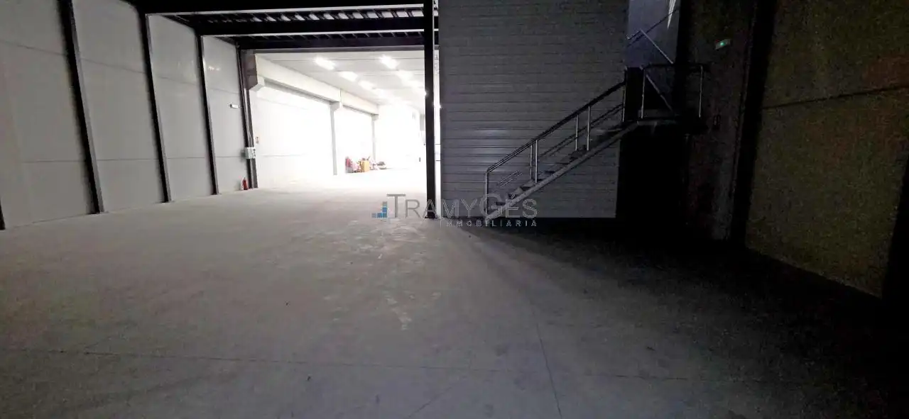 Nave industrial de alquiler en Mos