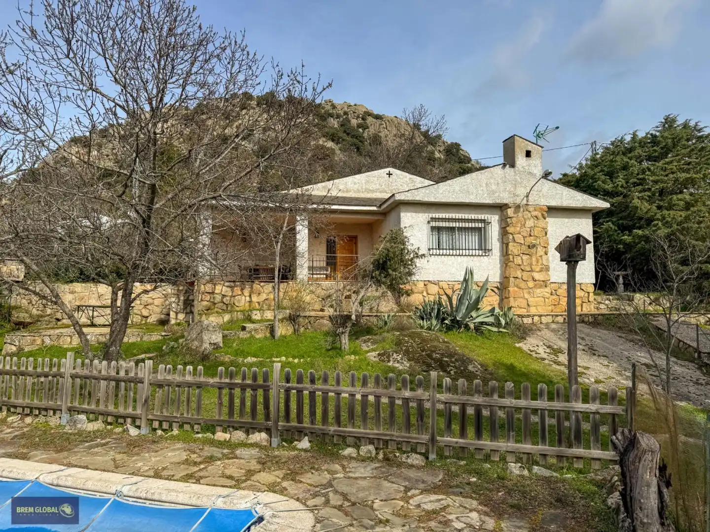 Exterior view of Houses for sale in La Cabrera  with Private garden, Terrace and Swimming Pool