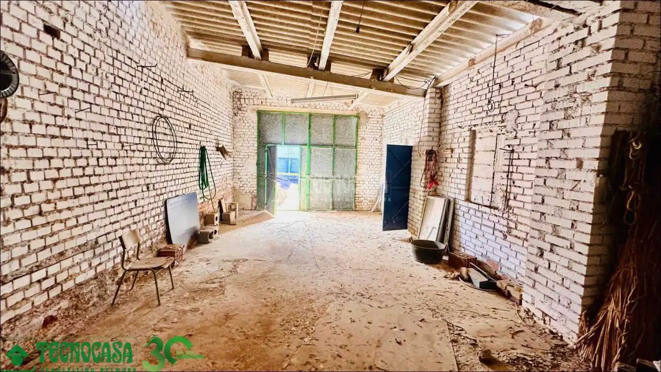 Terreno industrial en venta en Quero