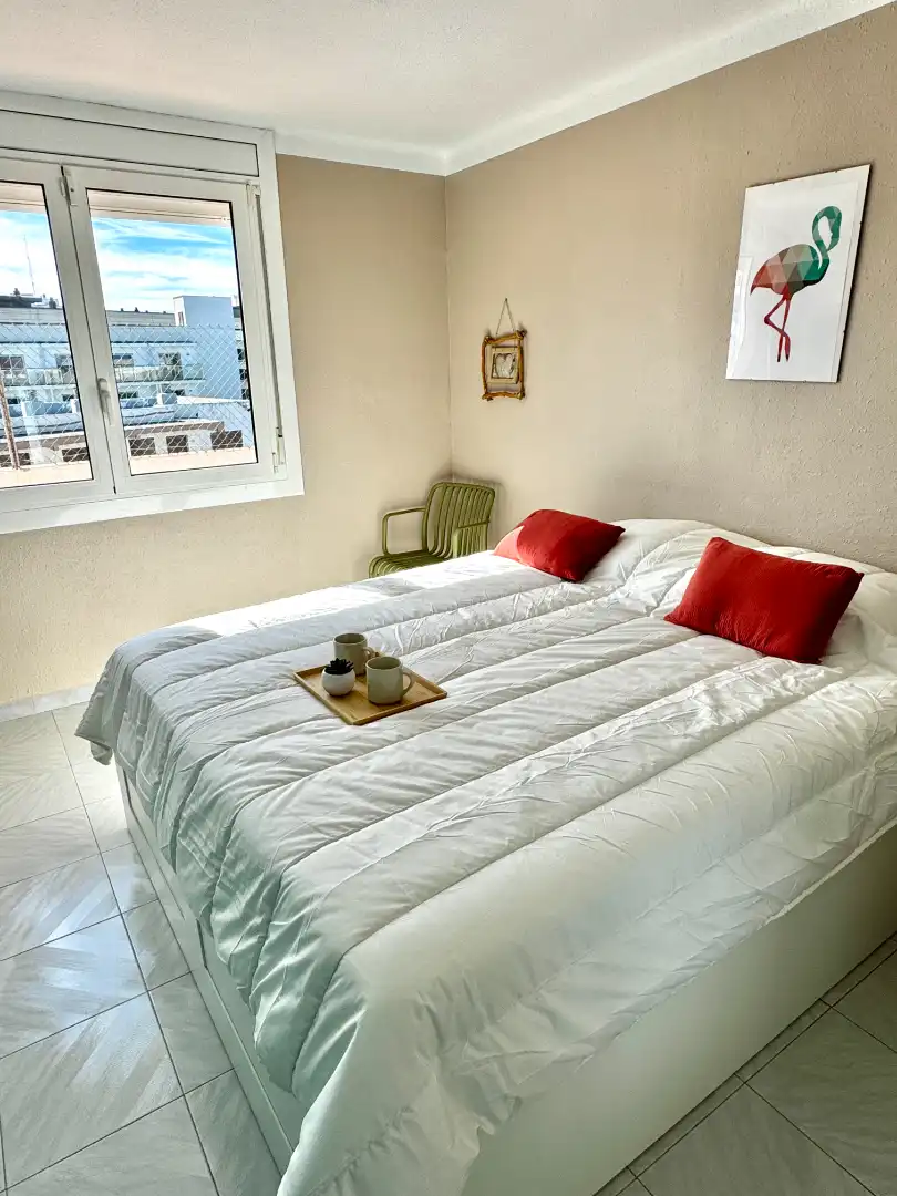 Habitación de Apartamento de alquiler en Salou con Aire acondicionado, Terraza y Amueblado