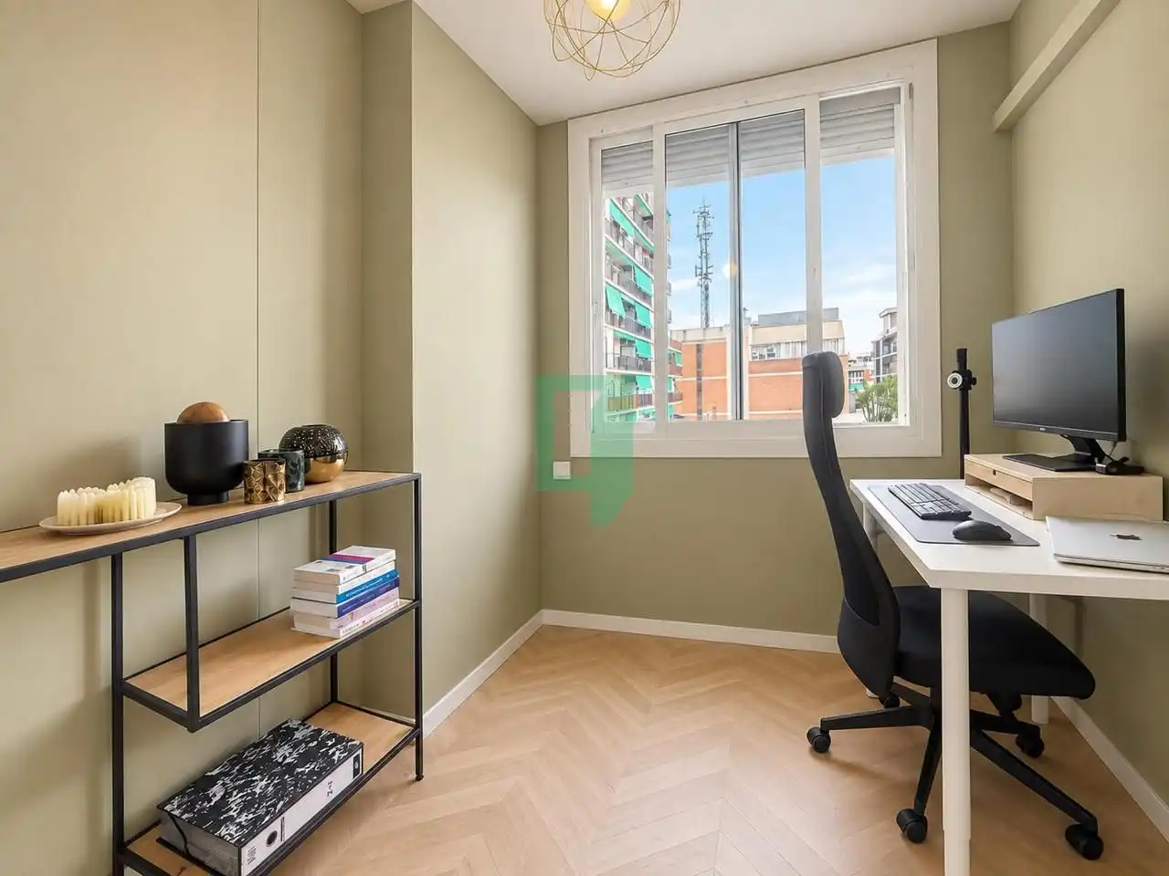 Flat for sale in Badalona  with Air Conditioner, Heating and Balcony
