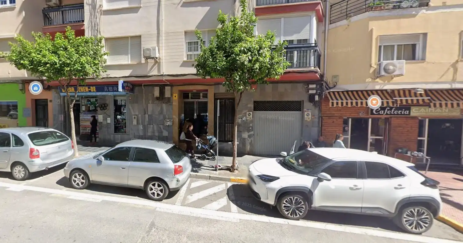 Vista exterior de Pis en venda en Almería amb Moblat