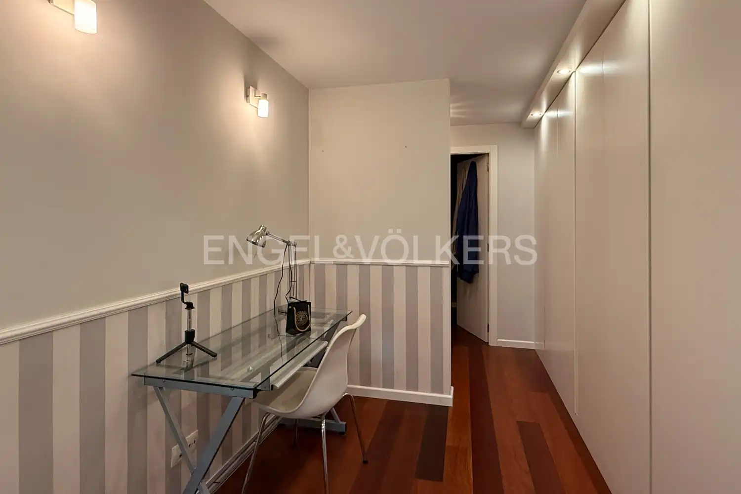 Flat for rent in Paterna  with Air Conditioner, Heating and Parquet flooring