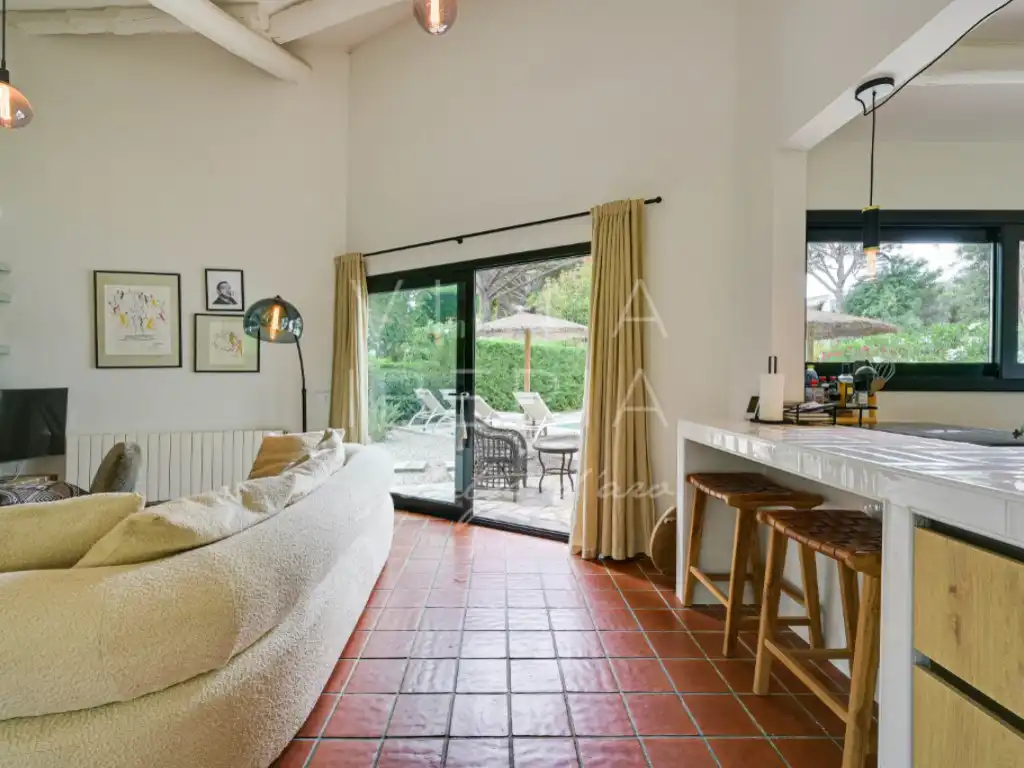 Wohnzimmer von Haus oder Chalet zum Verkauf in Santa Cristina d'Aro mit Klimaanlage, Heizung und Privatgarten