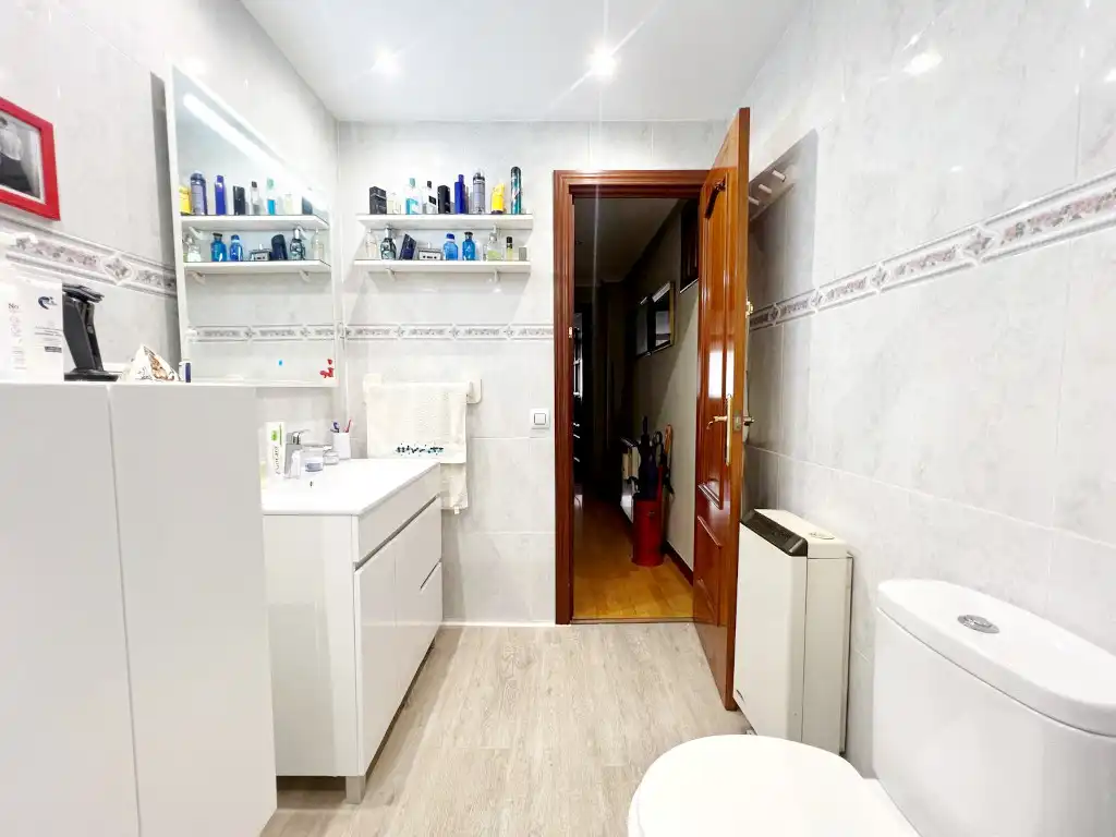 Baño de Ático en venta en Alcalá de Henares con Aire acondicionado, Calefacción y Terraza