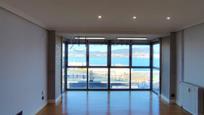 Sala d'estar de Pis en venda en Vigo  amb Calefacció