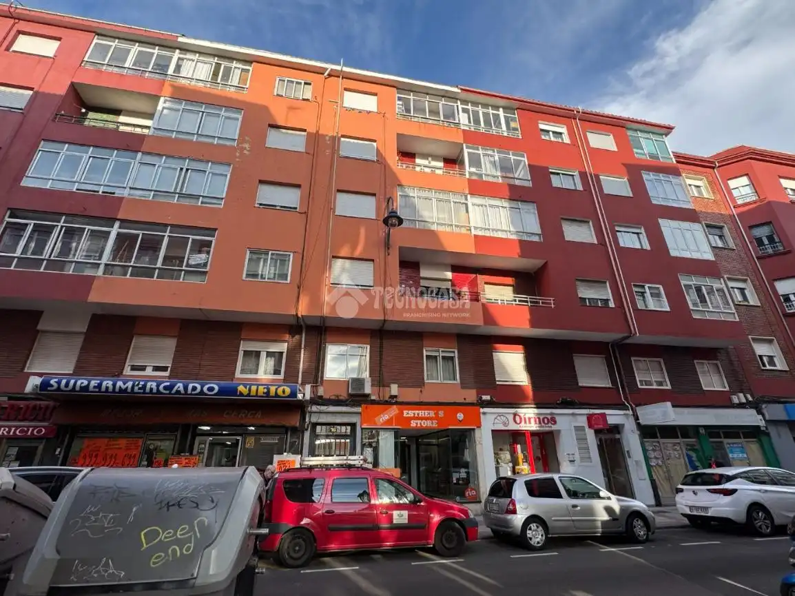 Außenansicht von Wohnung zur Miete in León Capital  mit Heizung und Parkett