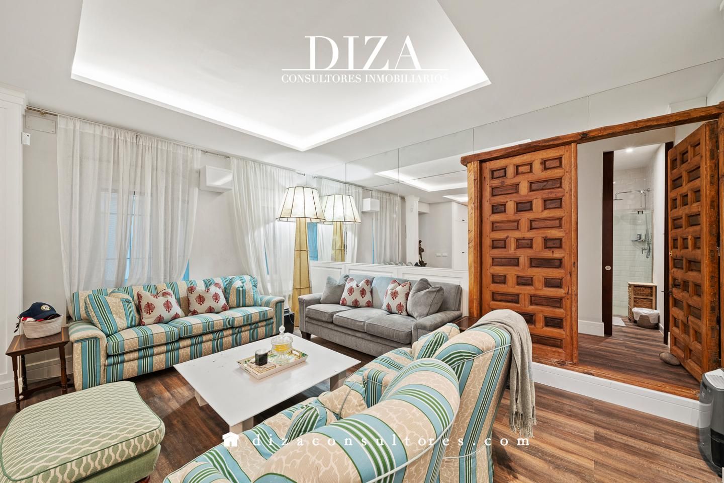 Living room of Planta baja for sale in  Madrid Capital  with Air Conditioner, Heating and Parquet flooring
