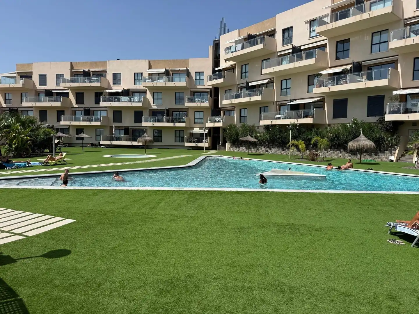 Bungalow con piscina en venta en Calle NARANJO-ZENIA II, imagen 2