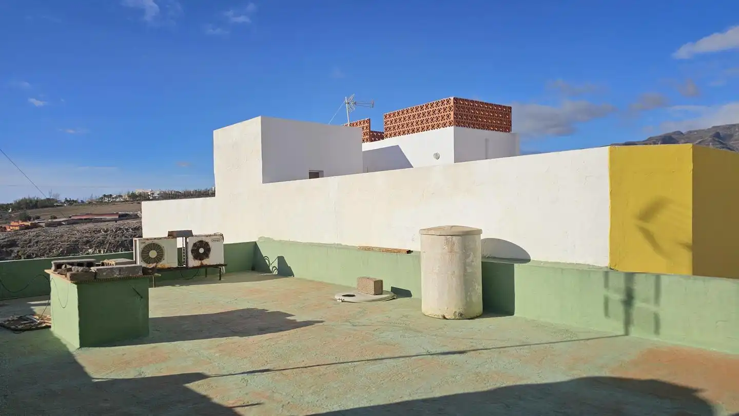 Vista exterior de Casa o xalet en venda en Santa Lucía de Tirajana amb Jardí privat, Terrassa i Piscina