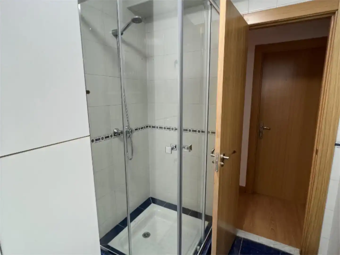 Badezimmer von Wohnung zur untervermieten in Versalles