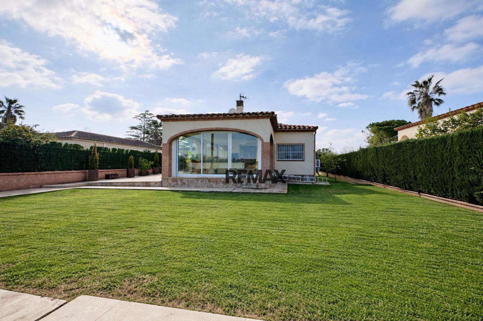Vista exterior de Casa o xalet en venda en Sant Pere Pescador amb Calefacció, Terrassa i Traster